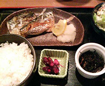 魚活鮮とあぶり焼 海へ　高田馬場店／さばの塩焼き(本日のお魚定食)　