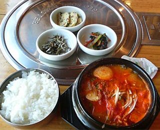 韓国家庭料理・焼肉 おんまや／スンドゥブチゲ