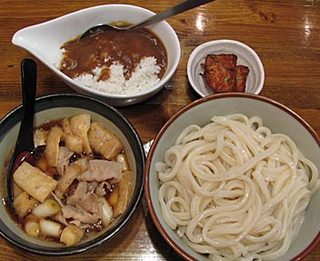 肉汁うどんと東松山かしら焼き へのかっぱ／肉汁うどん＋日替りミニ丼（日替りセット） 並盛