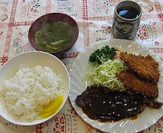 キッチン　ニュー早苗／牛ロースステーキとキスフライ（日替わり定食）