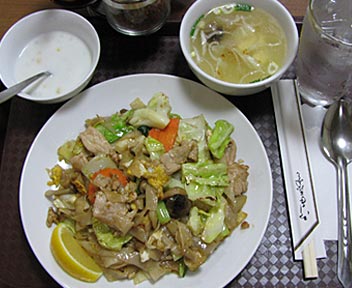 タイ風太麺焼きビーフン