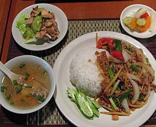タイ料理 ロブリーキッチン／LOPBURI KITCHEN／パッカパオ