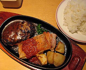 ハンバーグ＆若鶏ガーリックランチ+ドリンクバー／Cafe レストラン ガスト／Gusto　高田馬場店