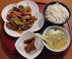 チャイナダイニング 千夢伽／若鶏と栗、野菜のカキソース炒め