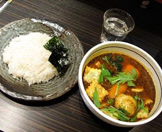 東京らっきょブラザーズ／ラビオリと水菜のスープカレー