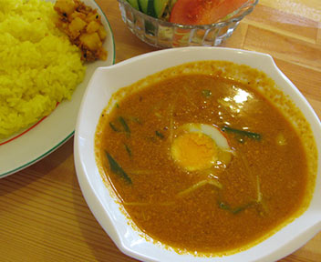 Royal Curry／ロイヤルカレー／キーマと卵のカレー（日替わり）