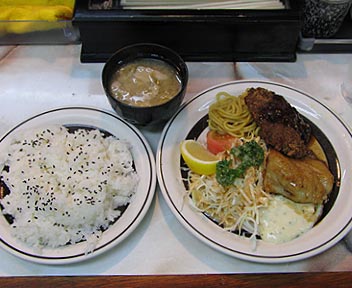 オリジナルキッチン洋庖丁／白身魚のバター焼とメンチカツ盛り合わせ