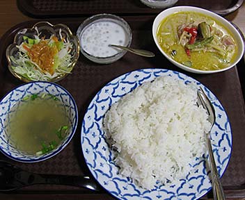 タイ料理 おばちゃんの台所／クルゥワメェーウィヌアンカン／グリーンカレー