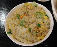 餃子楼 貘／海鮮湯麺