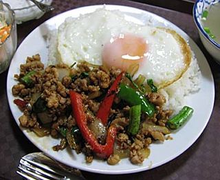 タイ料理 おばちゃんの台所／カパオセット