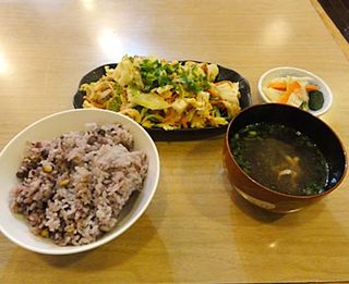 豚と野菜と島豆腐 ごっぱち／ふーチャンプルー