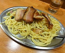 デカ盛りナポリタン 東京スパゲッチ　高田馬場店／ベーコンガーリック スパゲッティ