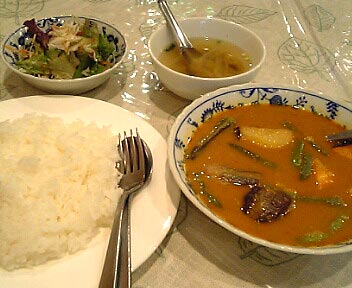 ミャンマー料理 ミンガラバー／ひよこ豆と野菜のカレー