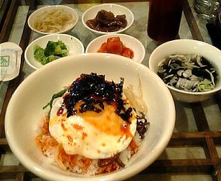 韓国料理　甲富（カップ）／ビビンパ