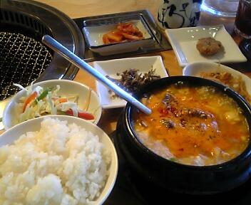 炭火焼肉・韓国家庭料理 太極旗／豆腐チゲ