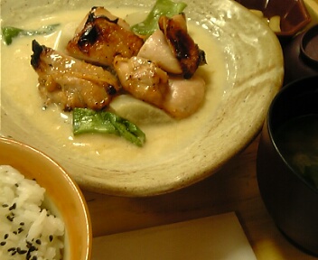 炭火焼き鶏と野菜の豆乳クリーム煮定食